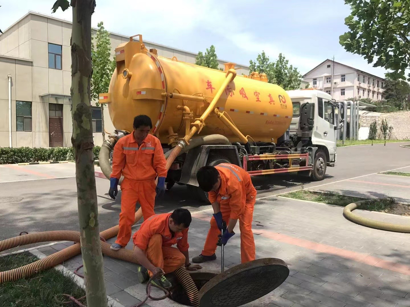 襄汾化粪池清理与5-8吨吸粪车施工效率分析